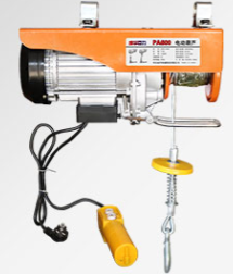 蘭州倉(cāng)儲(chǔ)物流中心冠航微型電動(dòng)葫蘆輕松起吊搬運(yùn)貨物